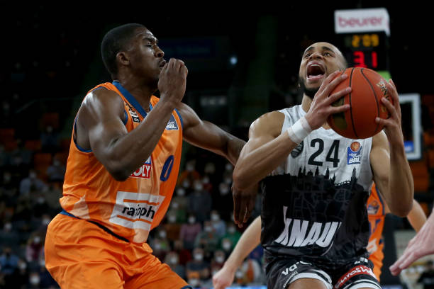 獅需要面對 獅需要面對