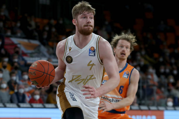 中段取得了 中段取得了